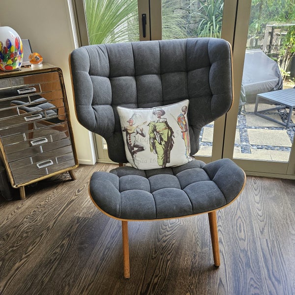 MID CENTURY REPLICA EGG STYLE CHAIR Carousel 1