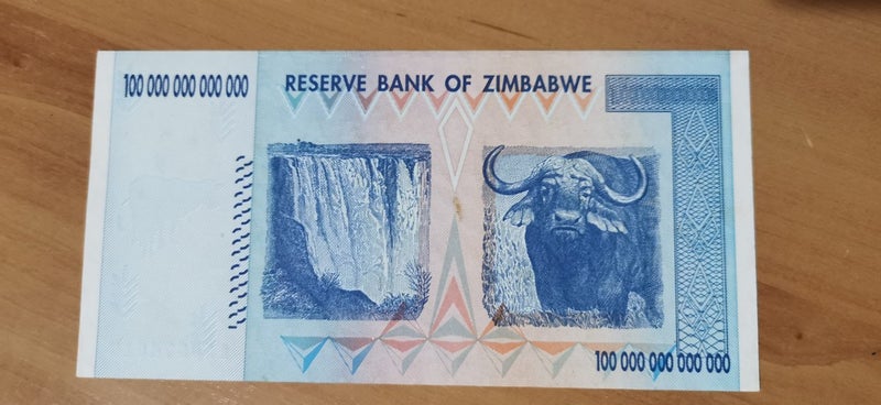 One Hundred Trillion dollar Zimbabwe banknote Carousel 2