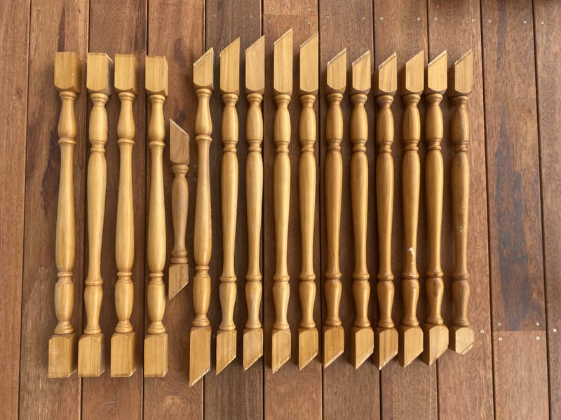 Set of wooden posts, bannisters and balusters (2 flights) Carousel 1
