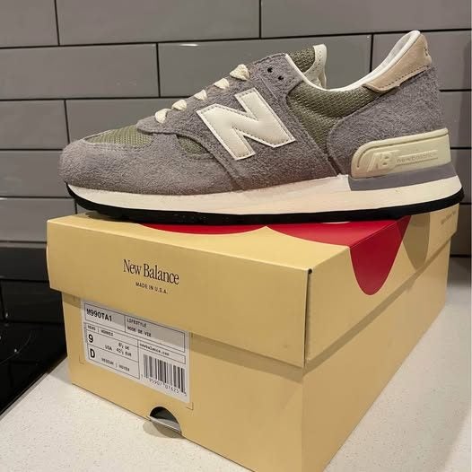 New Balance M990TA1 (8.5UK) Carousel 1