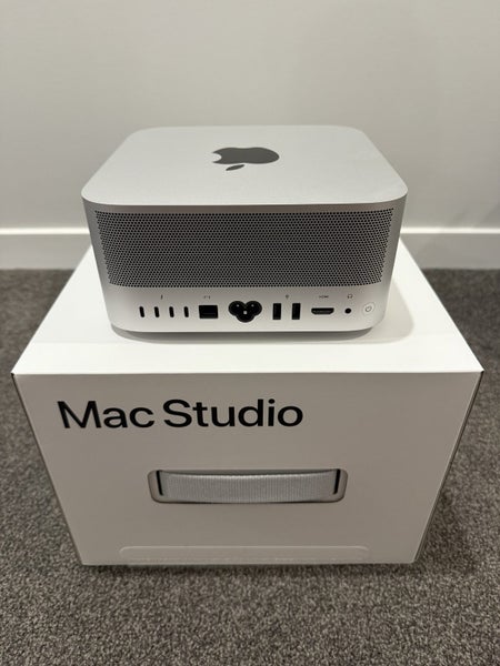 Mac Studio (2022) M1 Max / 32GB RAM / 512GB SSD Carousel 2