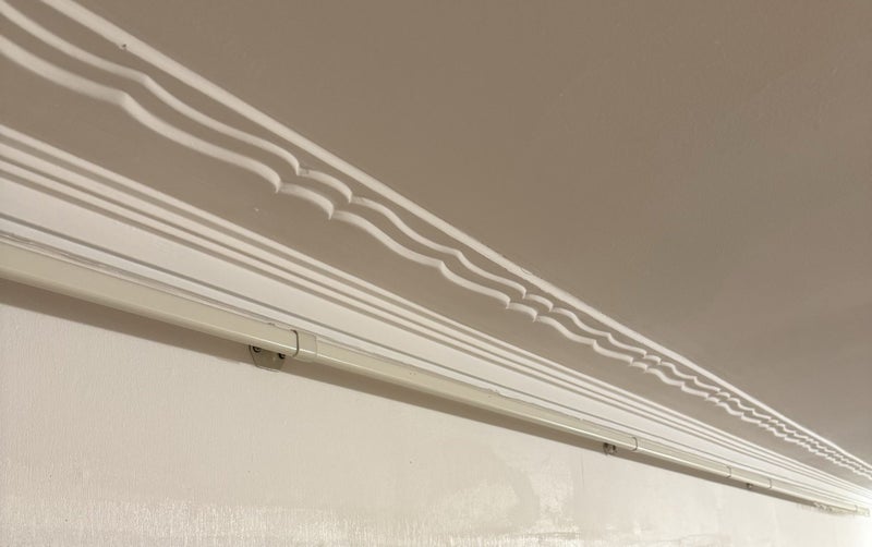 Ivory extendable curtain tracks with corner connector and brackets Carousel 4