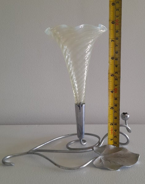 Victorian Uranium/Vaseline Glass Epergne Carousel 5