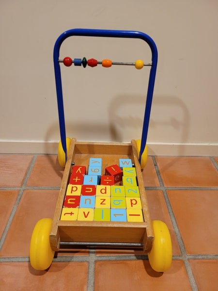 Kids push along Trolley with blocks Carousel 2