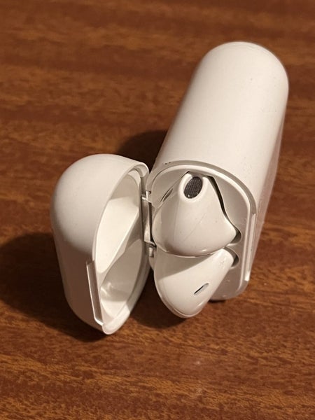 iPod earbuds Carousel 2