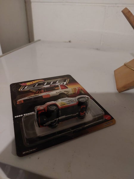HOT WHEELS ELITE 64 1989 TOYOTA HILUX STADIUM TRUCK62863857171331114