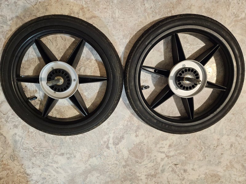 Mountain Buggy 16" wheels Carousel 2