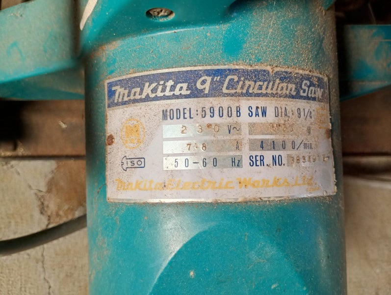 Makita 9" circular saw Carousel 2