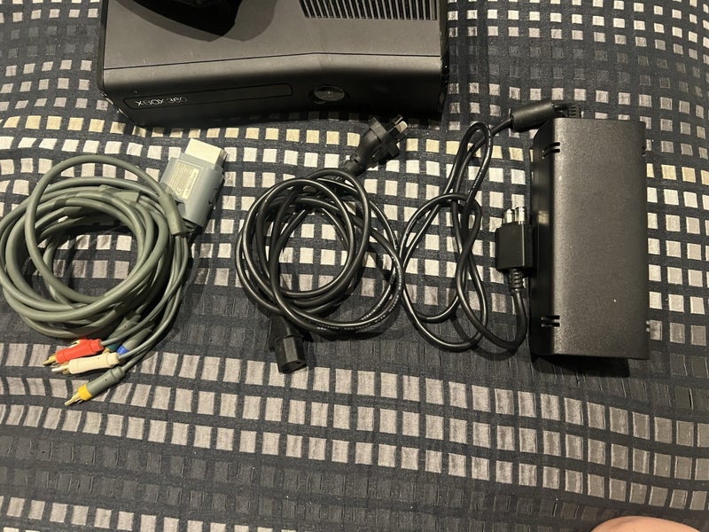 Xbox 360 Slim 4GB Console Carousel 2