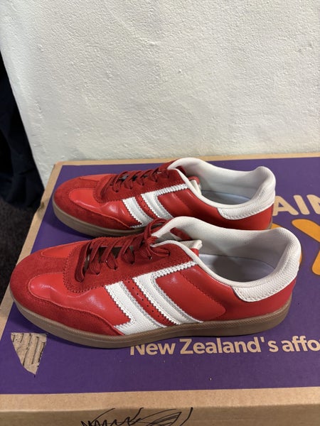 Red leather Le Sansa sneakers size 9 Carousel 2