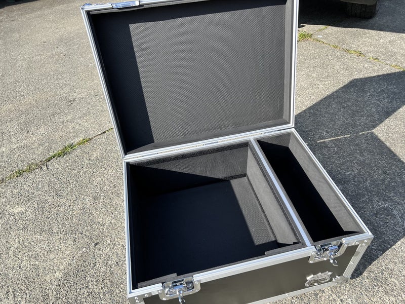 Road Ready Flight Case Packer with Wheels and Handle Carousel 5