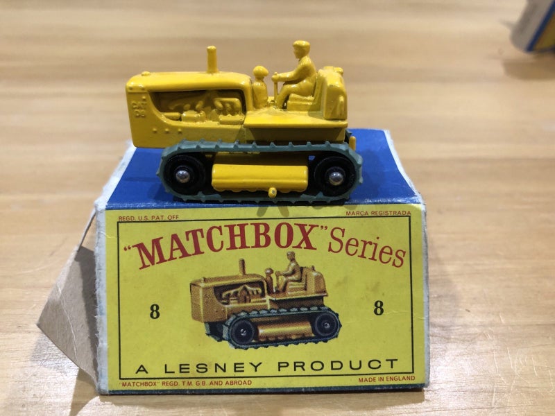 Matchbox toy - caterpillar tractor Carousel 1