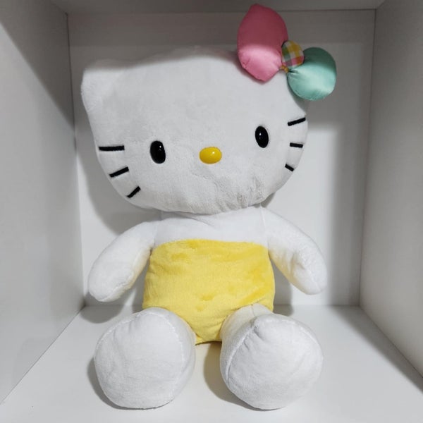 Build-A-Bear - Spring Gingham Hello Kitty Carousel 1