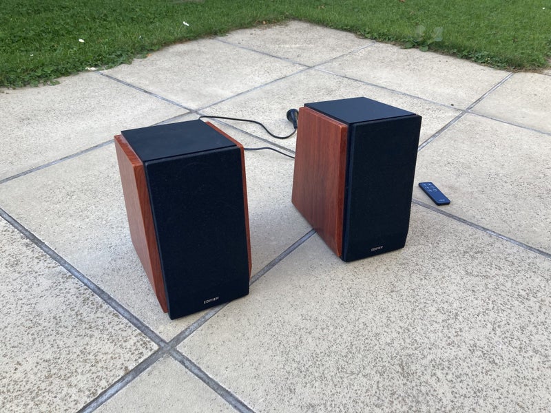Speakers Edifier R1700BT Carousel 2