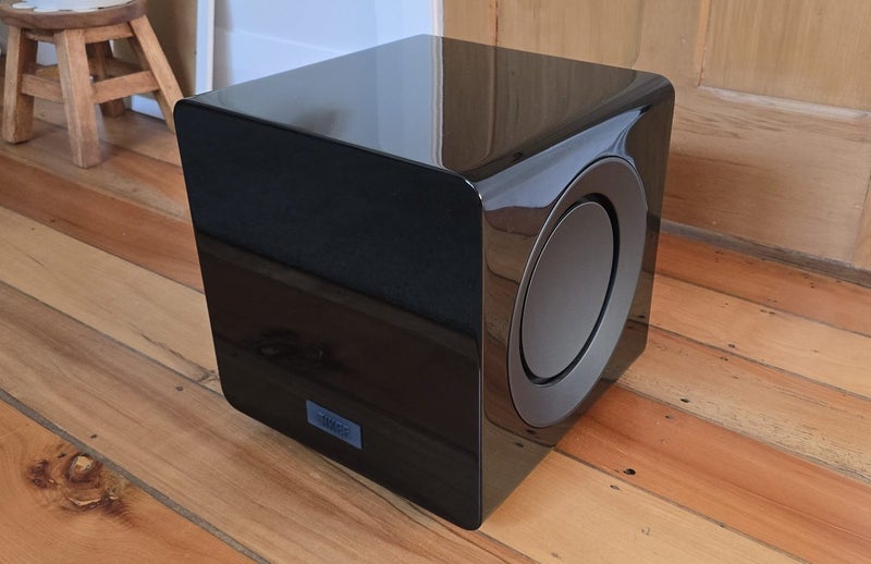 KEF KF92 subwoofer 2x9”, 1000W, black, with KEF KW1 wireless transmitter Carousel 1