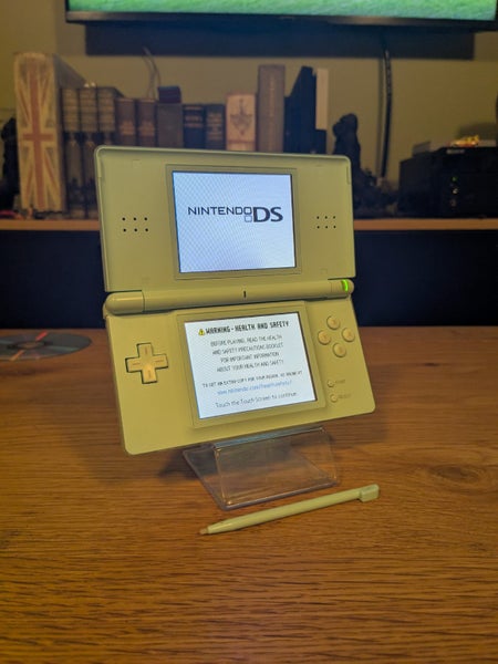 Nintendo DS Lite – Blue Console Bundle + Games – Stylus & Charger Included Carousel 6