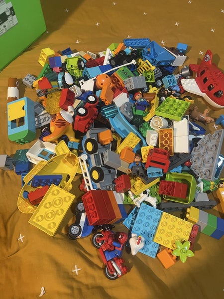 Bulk lot of Duplo approx 250 pieces! Carousel 1