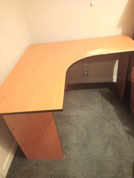 Corner desk Carousel 2