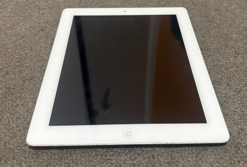 IPad 2 32GB Wifi For parts $1 Carousel 2