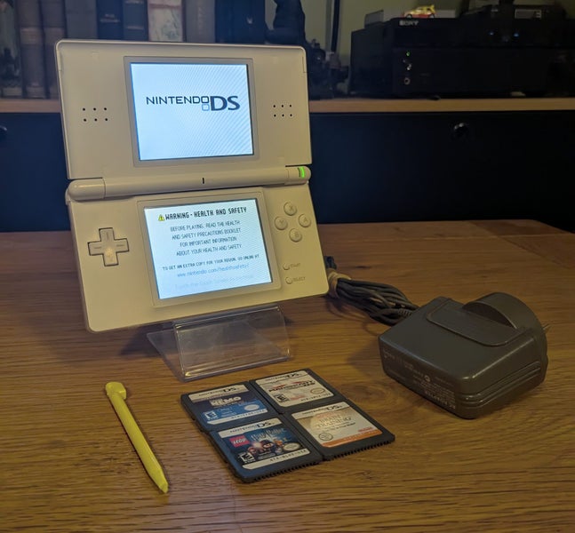 Nintendo DS Lite – White Console Bundle + Games & Charger Carousel 1
