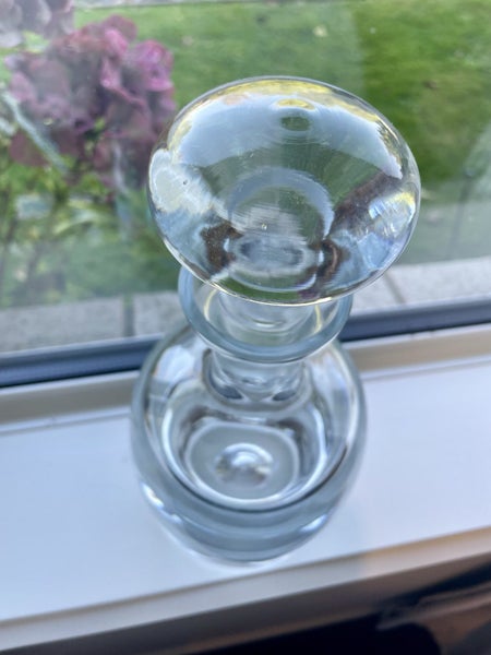 Heavy lead crystal Decanter in perfect condition62864732975617112