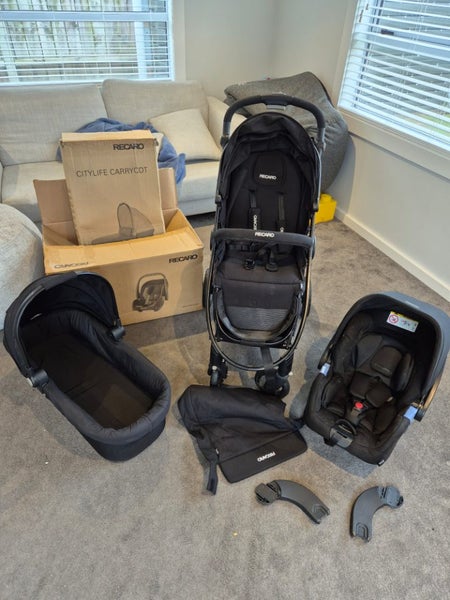 Recaro Capsule & Stroller Carousel 1