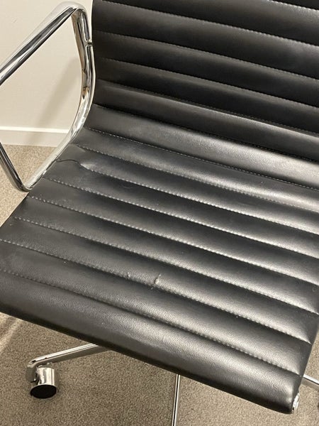 Stylish desk/office chair from Nood Carousel 2