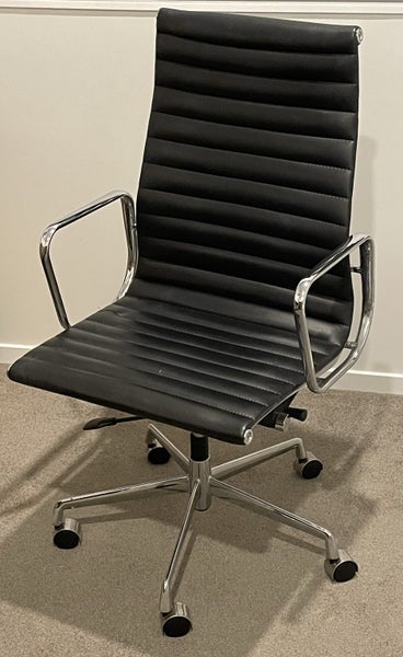 Stylish desk/office chair from Nood Carousel 1
