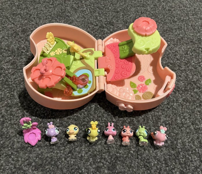 Littlest Pet Shop Teeniest Tiniest On-The-Go Garden Playset – Hasbro 2007 Carousel 1