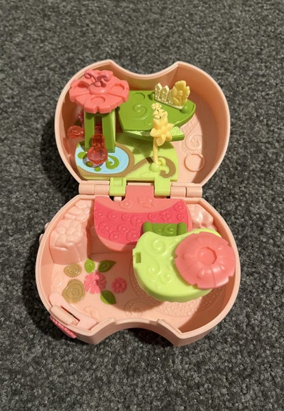 Littlest Pet Shop Teeniest Tiniest On-The-Go Garden Playset – Hasbro 2007 Carousel 2