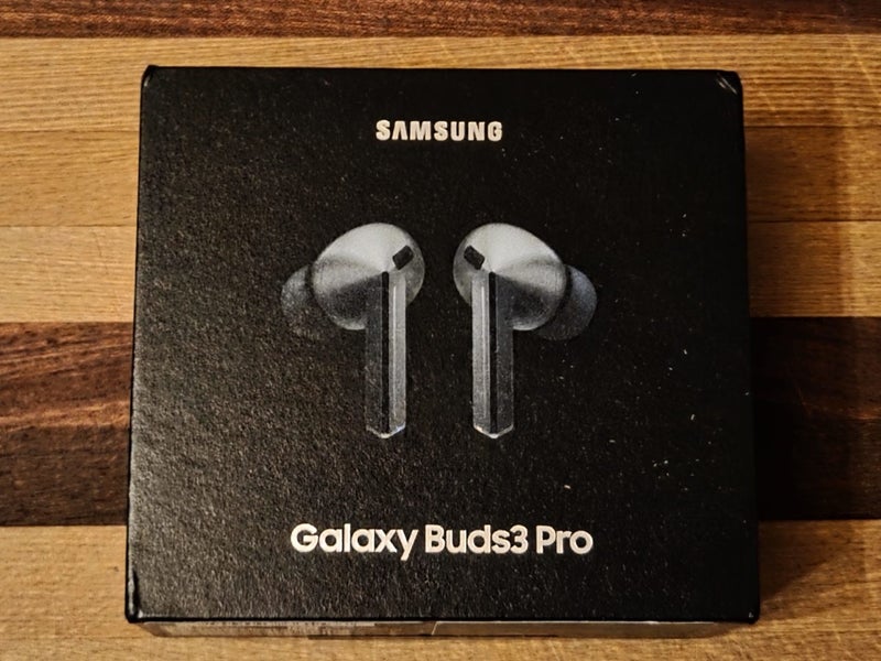 Samsung Galaxy Buds3 Pro - Silver (new) Carousel 2
