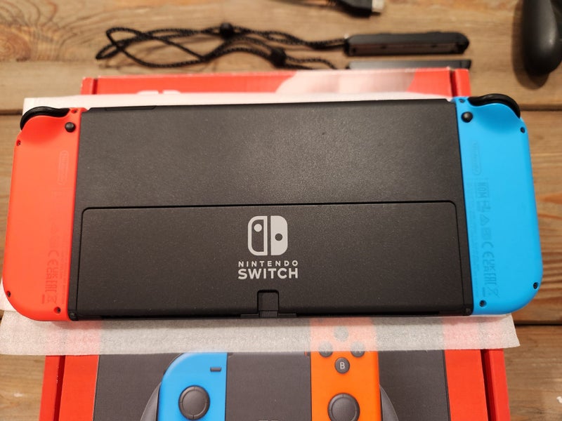 Nintendo Switch OLED Console + 2x Zelda Games Carousel 3