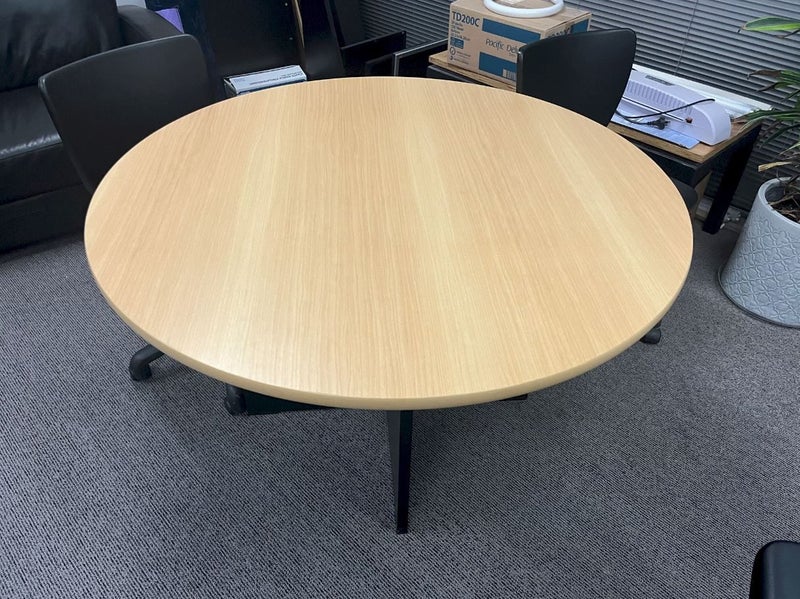 Round Meeting Table Carousel 1
