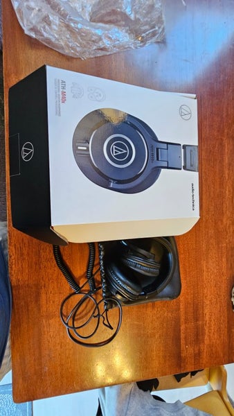 Audio technica M40x Carousel 1