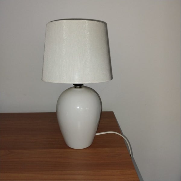 WHITE BEDSIDE TABLE LAMP Carousel 2