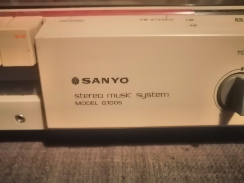 Sanyo music system, modelG1005 Carousel 8