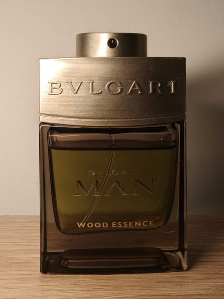 BVLGARI Man Wood Essence Carousel 1