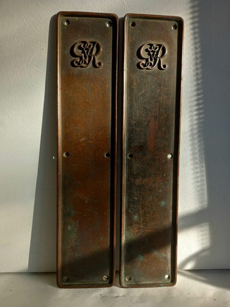 Antique Bronze GR (George Rex?) Plaque Fixtures Carousel 2