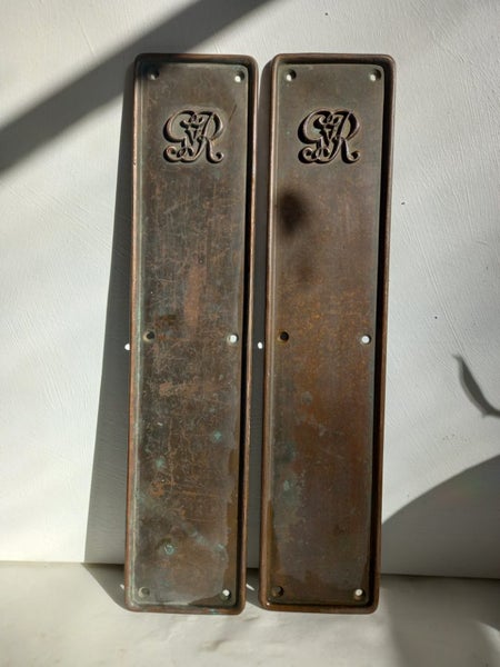 Antique Bronze GR (George Rex?) Plaque Fixtures Carousel 13