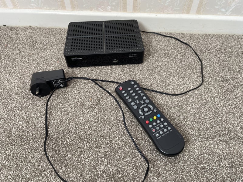 Freeview aerialbox t2100 Carousel 1