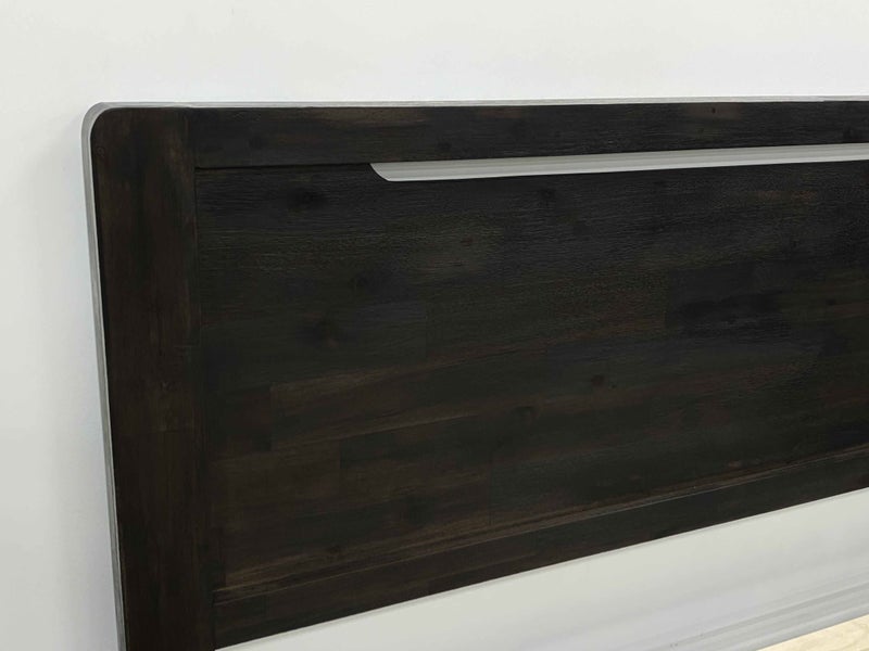 Queen Bed Solid Acacia Wood Carousel 2