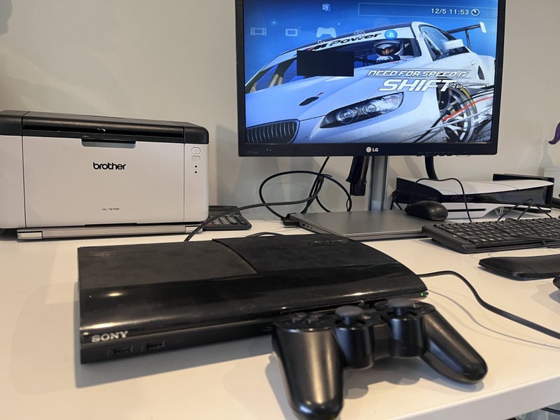 PlayStation 3 (PS3) Console + 10 Games & Controller – Great Condition! Carousel 2