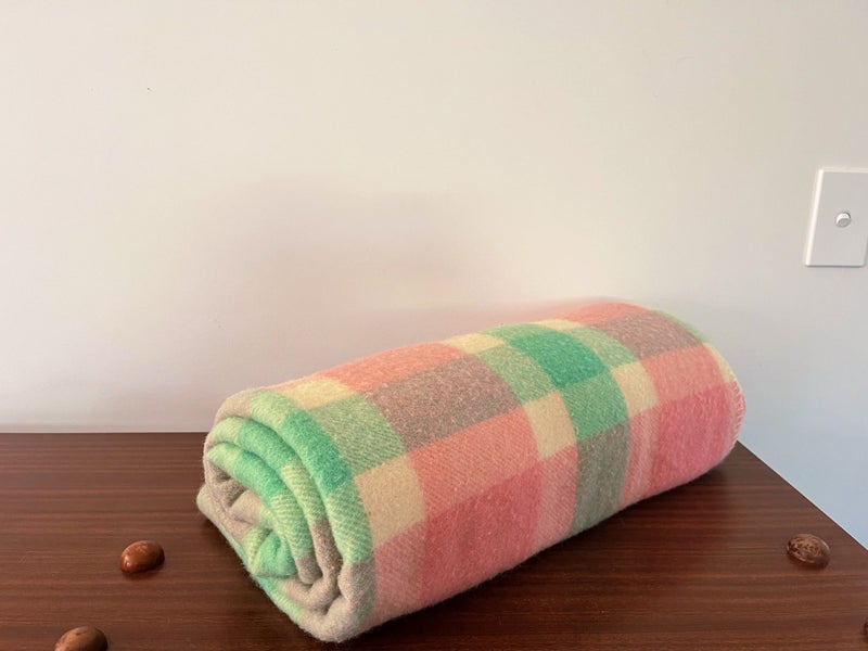 Vintage NZ Woollen Single Blanket Carousel 1
