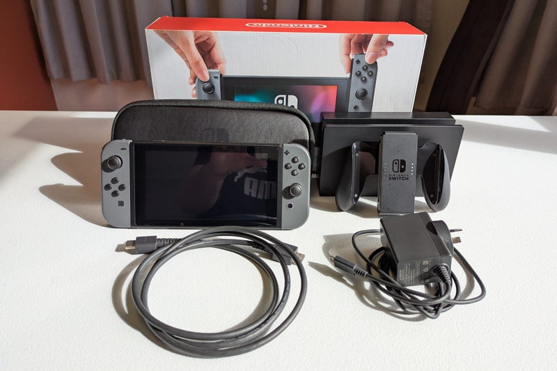 Nintendo Switch V1 Hackable Launch Day System Carousel 1
