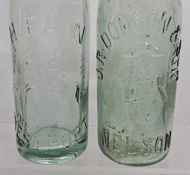 4 x nice pictorial 10oz aqua crown top bottles Carousel 2