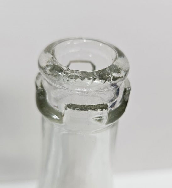 8 x Masterton crown top bottles Carousel 2