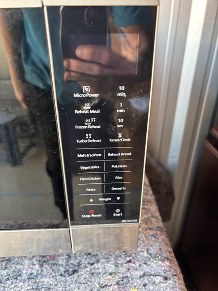 Panasonic 27L Inverter Microwave (CL842) Carousel 2