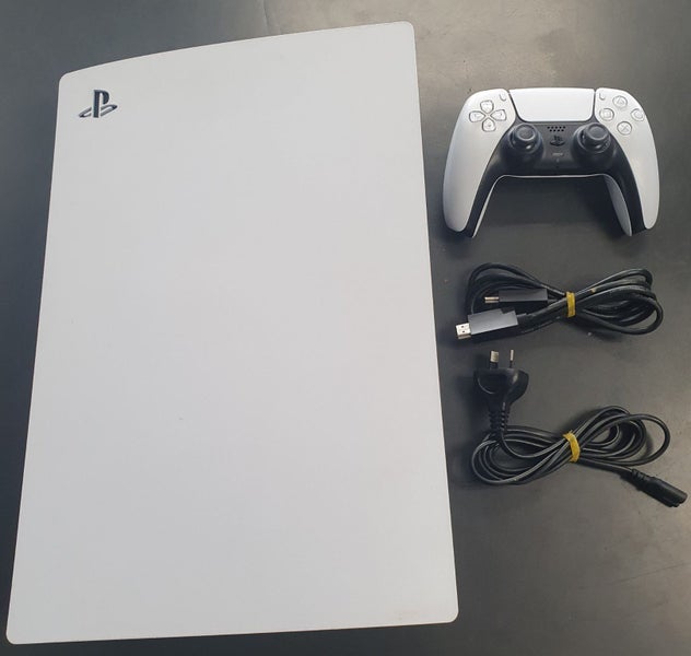 Sony PS5 Console Carousel 1