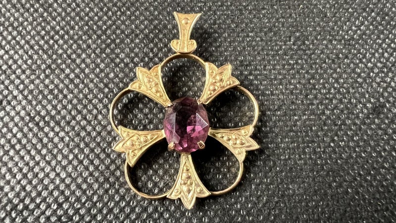 Antique 9ct Gold & Oval Amethyst Brooch - Lot E363 - MPZ Carousel 1