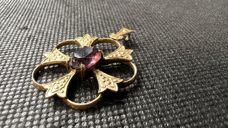Antique 9ct Gold & Oval Amethyst Brooch - Lot E363 - MPZ Carousel 2